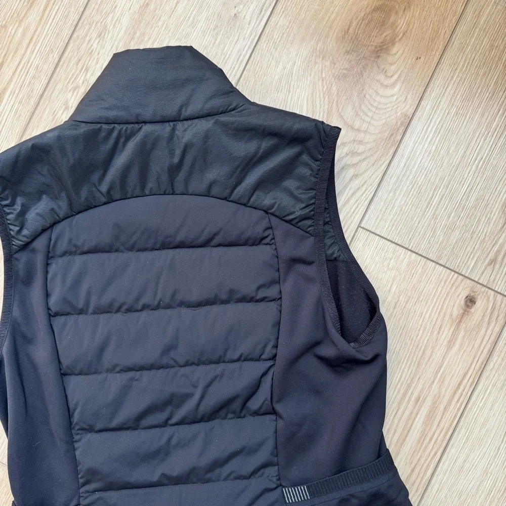 lululemon down for it all black vest size 8 - Picture 10 of 12